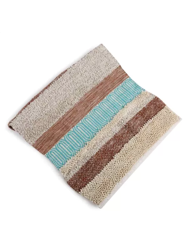 Handwoven multicolor tufted rug - Amoliconcepts