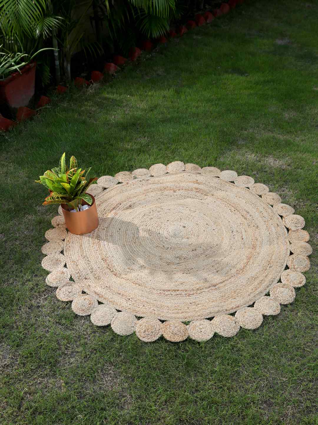 Jute circular handwoven rug - Amoliconcepts