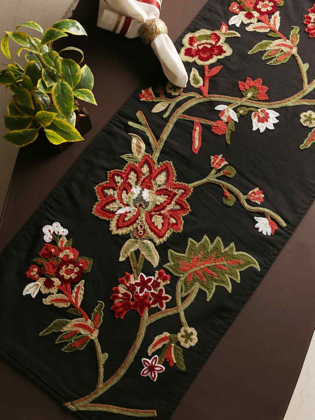 Black embroidered runner - Amoliconcepts