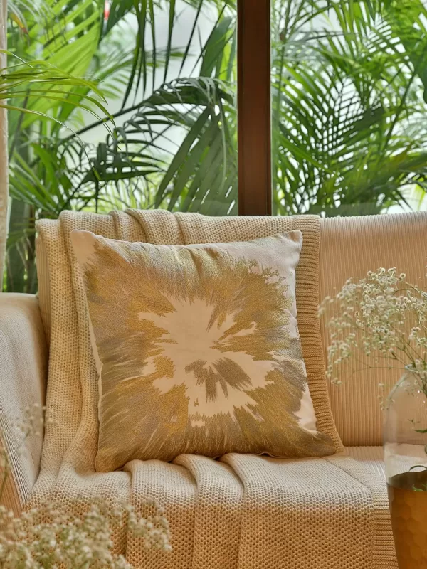 Starburst cushion cover - Amoliconcepts