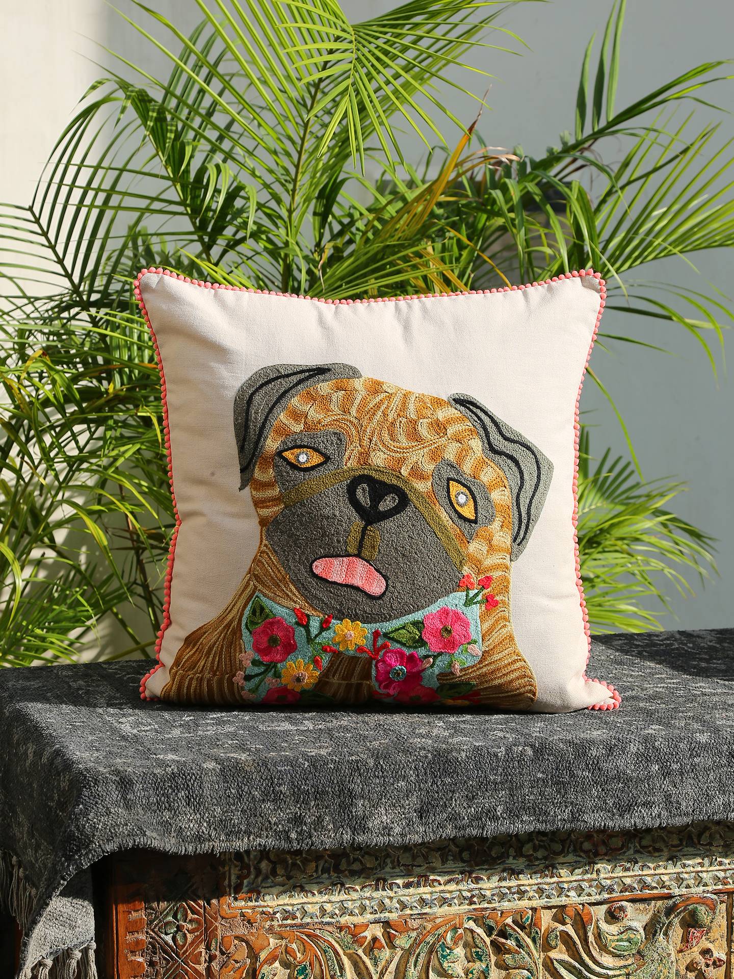Dog embroidered cushion cover - Amoliconcepts