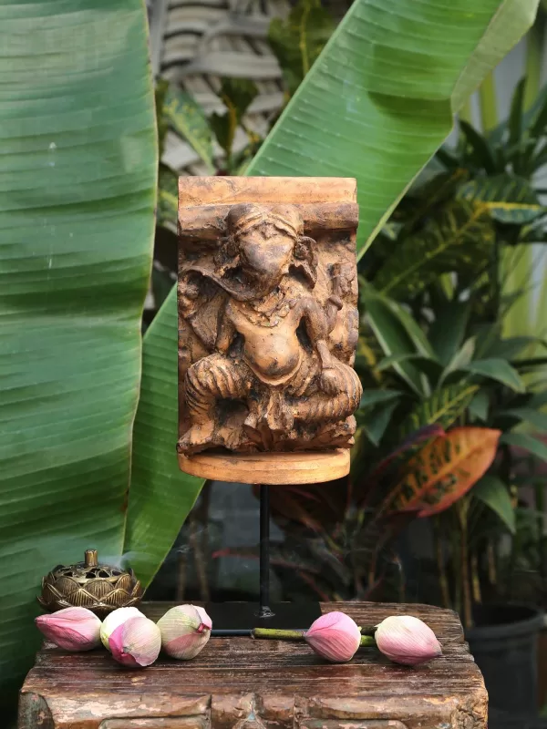 Ganesh Statue on a stand - Amoliconcepts