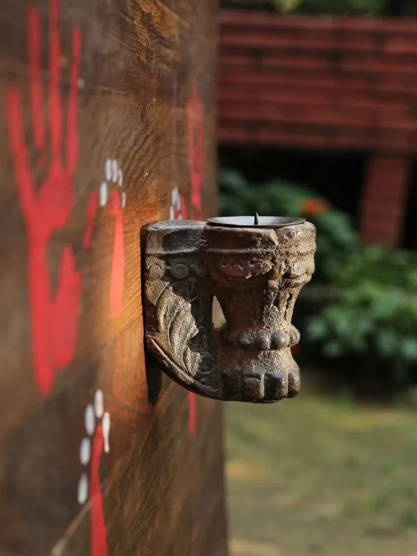 Carved Wall sconce - Amoliconcepts